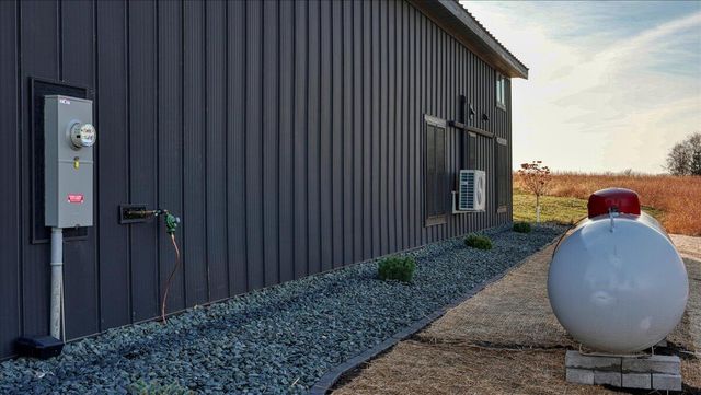 N23415 Oak Ridge DRIVE, Galesville, WI 54630