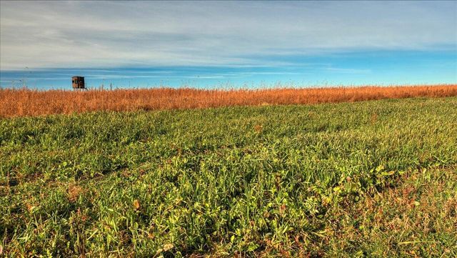 N23415 Oak Ridge DRIVE, Galesville, WI 54630