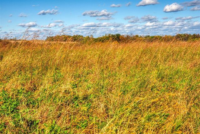 N23415 Oak Ridge DRIVE, Galesville, WI 54630