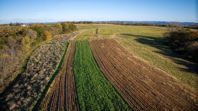 N23415 Oak Ridge DRIVE, Galesville, WI 54630