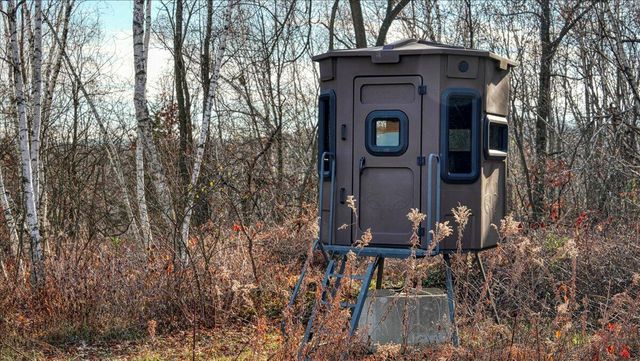 N23415 Oak Ridge DRIVE, Galesville, WI 54630