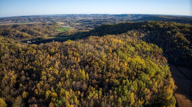 N23415 Oak Ridge DRIVE, Galesville, WI 54630