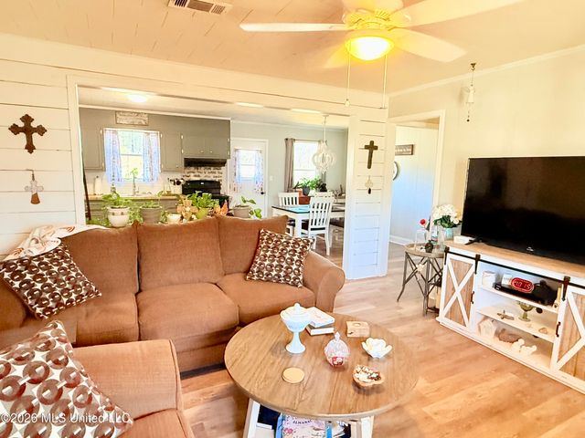 740 Robinson Road, Grenada, MS 38901