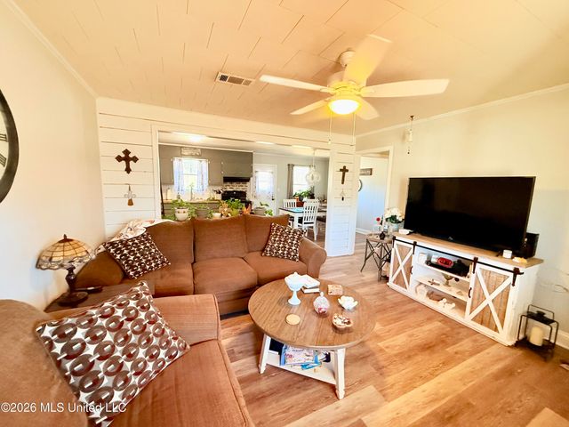 740 Robinson Road, Grenada, MS 38901