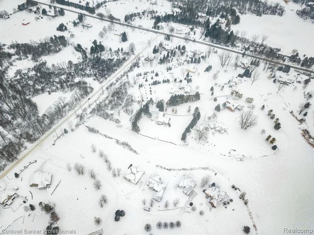 1932 Sandy Shores Drive, Oxford, MI 48371