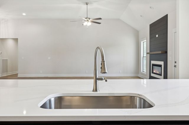 1630 Parchman Rd, Clarksville, TN 37040