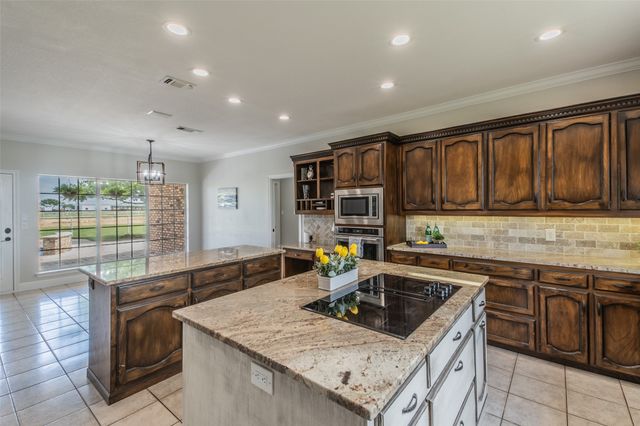 13507 Friendship Road, Pilot Point, TX 76258
