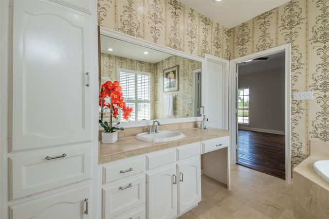 13507 Friendship Road, Pilot Point, TX 76258