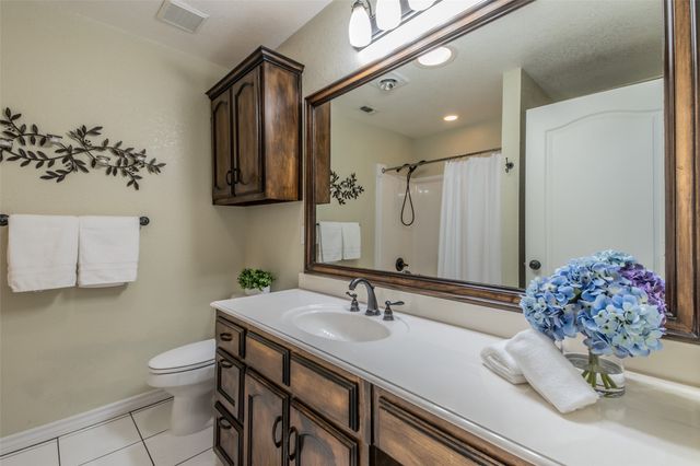 13507 Friendship Road, Pilot Point, TX 76258