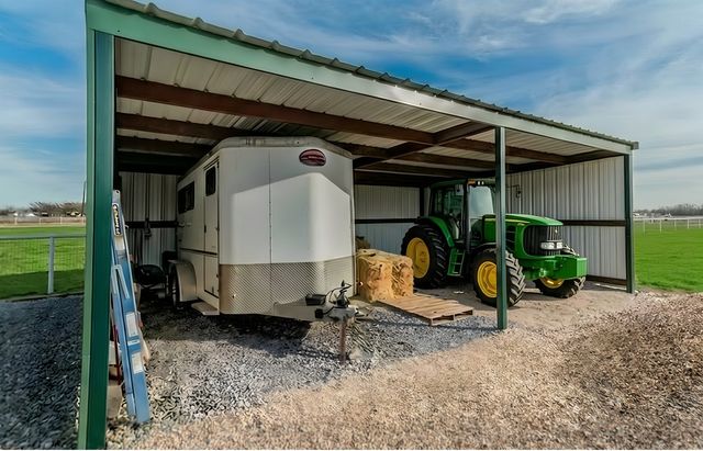 13507 Friendship Road, Pilot Point, TX 76258