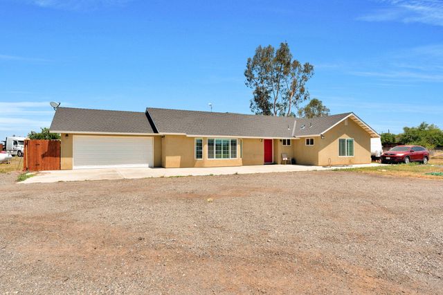 17209 Alonzo Court, Madera, CA 93638