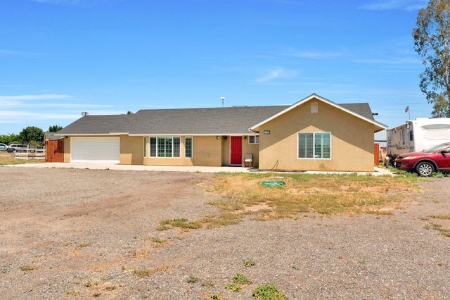 17209 Alonzo Court, Madera, CA 93638