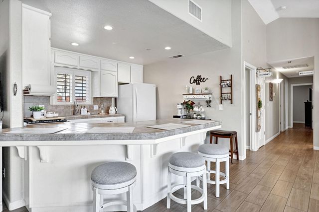17209 Alonzo Court, Madera, CA 93638