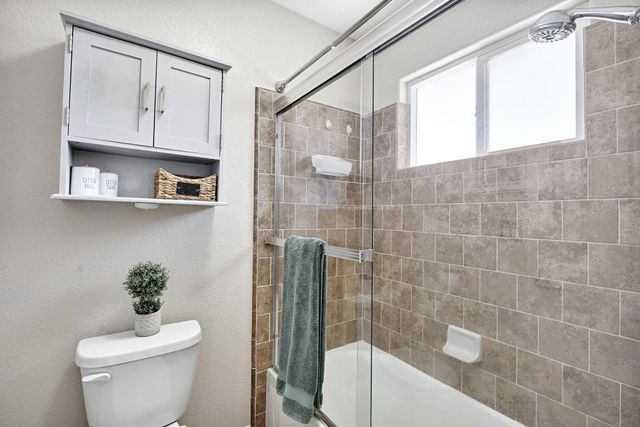 17209 Alonzo Court, Madera, CA 93638