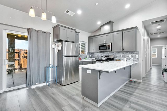 17209 Alonzo Court, Madera, CA 93638