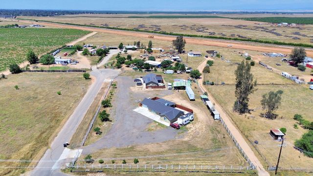 17209 Alonzo Court, Madera, CA 93638