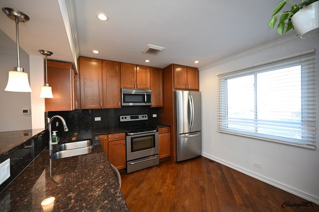 429 E Lincoln Street, Mount Prospect, IL 60056