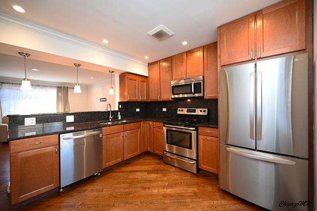 429 E Lincoln Street, Mount Prospect, IL 60056