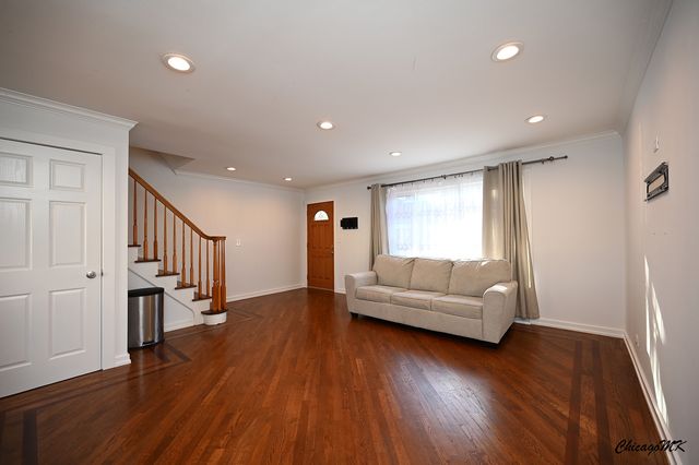 429 E Lincoln Street, Mount Prospect, IL 60056