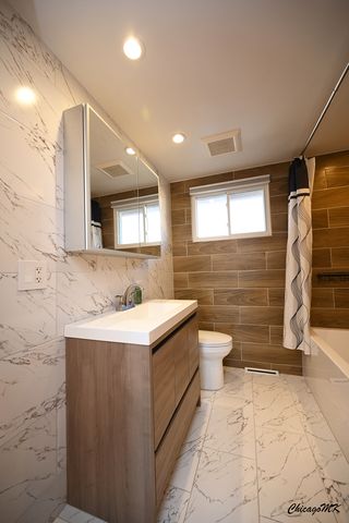 429 E Lincoln Street, Mount Prospect, IL 60056