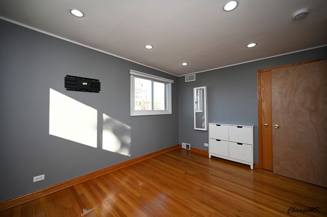 429 E Lincoln Street, Mount Prospect, IL 60056