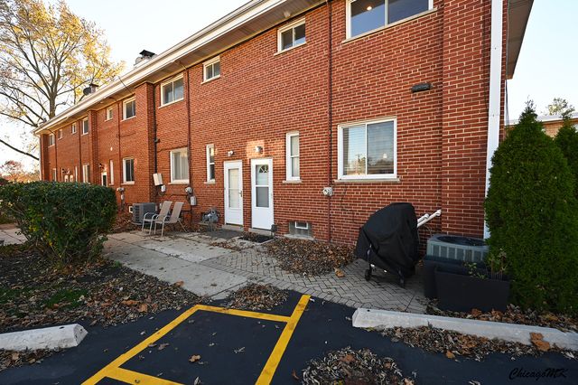 429 E Lincoln Street, Mount Prospect, IL 60056