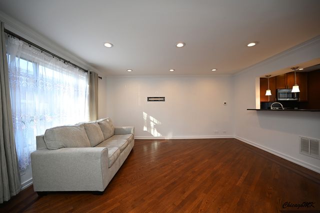 429 E Lincoln Street, Mount Prospect, IL 60056