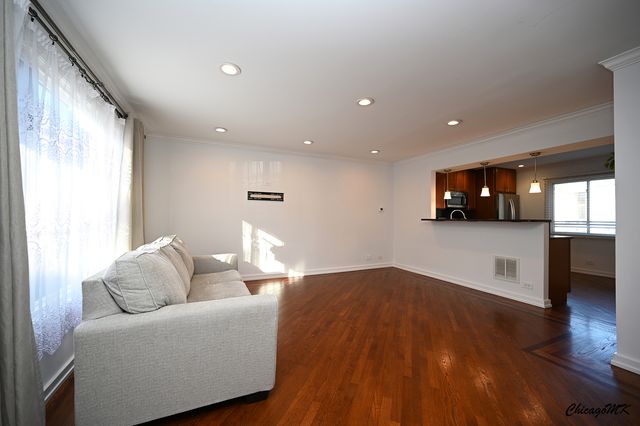 429 E Lincoln Street, Mount Prospect, IL 60056