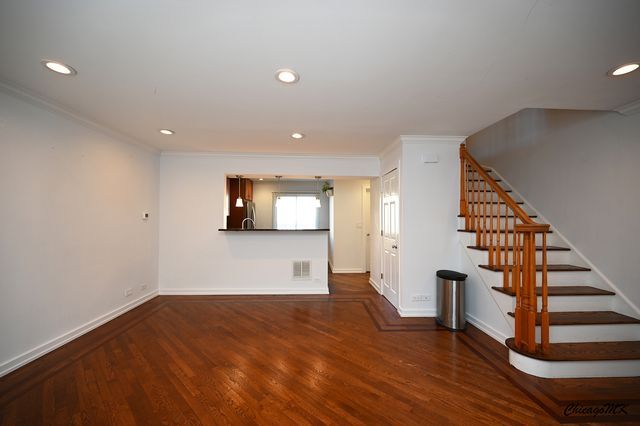 429 E Lincoln Street, Mount Prospect, IL 60056