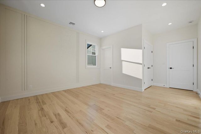 2 Jupiter Lane, Levittown, NY 11756