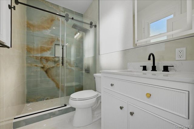 2 Jupiter Lane, Levittown, NY 11756