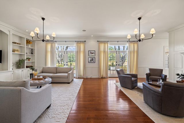 48 Ave of Champions, Nicholasville, KY 40356