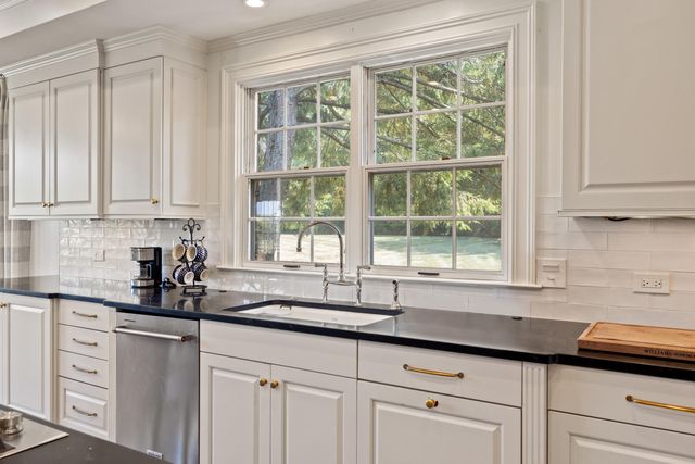 48 Ave of Champions, Nicholasville, KY 40356