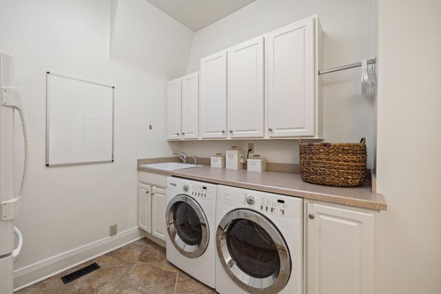 48 Ave of Champions, Nicholasville, KY 40356