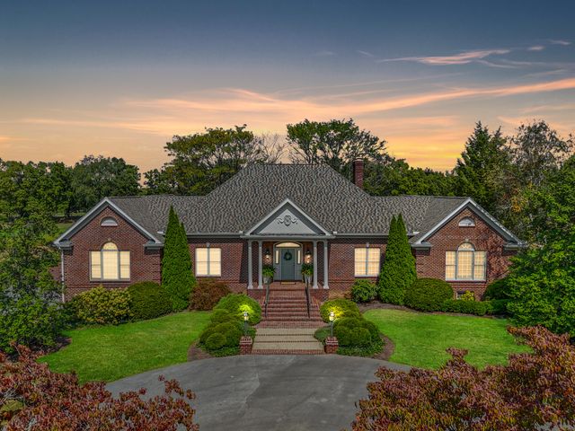 48 Ave of Champions, Nicholasville, KY 40356