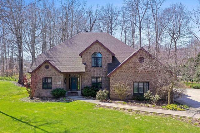 509 Wild Oak DRIVE, Manitowoc, WI 54220