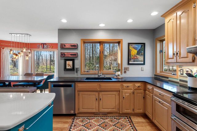 509 Wild Oak DRIVE, Manitowoc, WI 54220