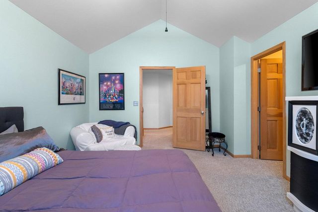 509 Wild Oak DRIVE, Manitowoc, WI 54220