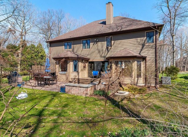 509 Wild Oak DRIVE, Manitowoc, WI 54220
