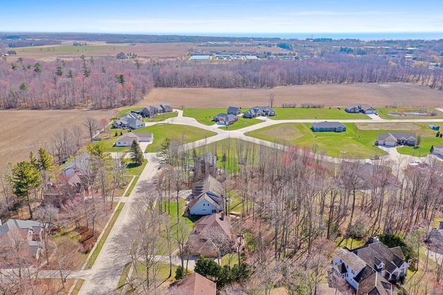 509 Wild Oak DRIVE, Manitowoc, WI 54220