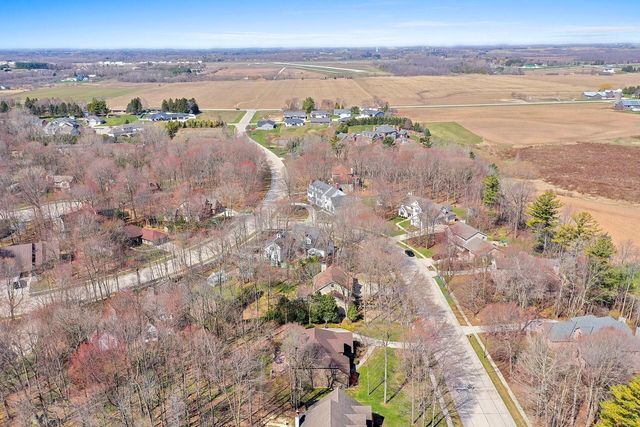 509 Wild Oak DRIVE, Manitowoc, WI 54220