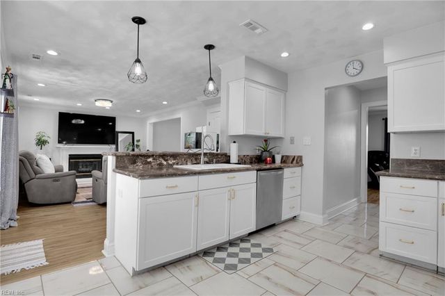 3025 Silver Maple DR, Virginia Beach, VA 23452