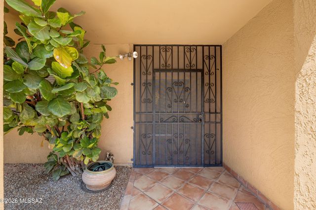 5617 N Camino Del Sol, Tucson, AZ 85718