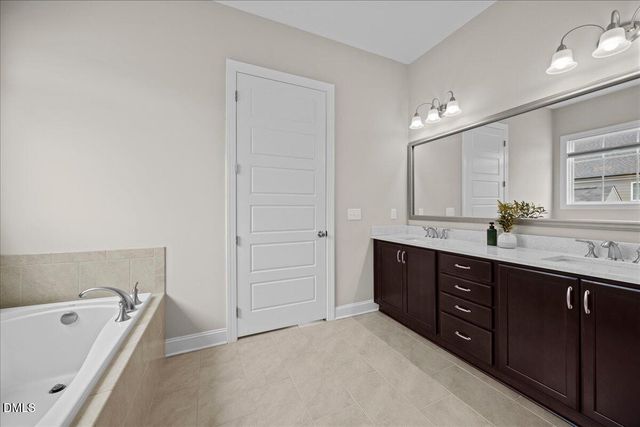 1024 Saint Cloud Loop, Apex, NC 27523