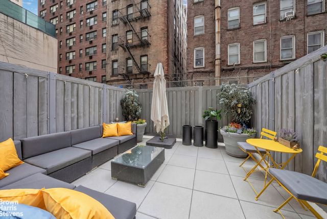 321 E 48th St Apt 1L, New York City, NY 10017
