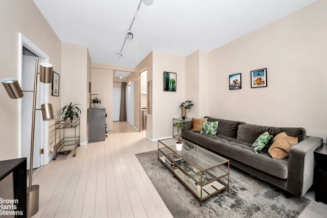 321 E 48th St Apt 1L, New York City, NY 10017
