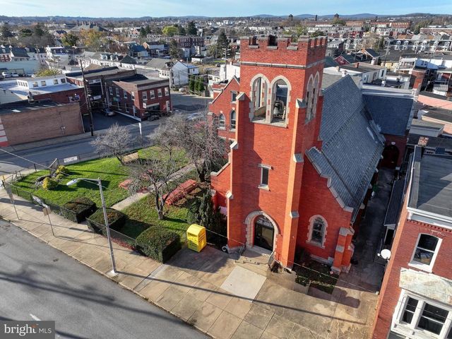 811 E MARKET ST, York, PA 17403