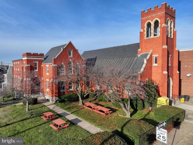 811 E MARKET ST, York, PA 17403