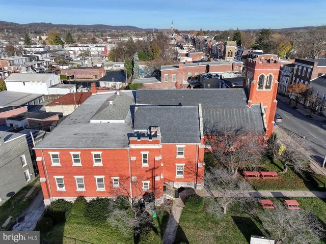 811 E MARKET ST, York, PA 17403