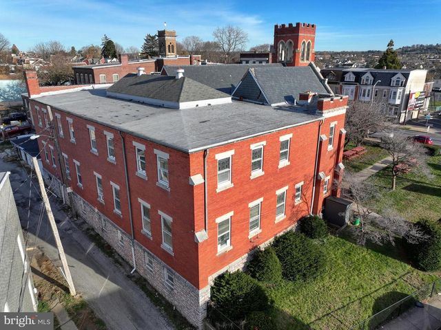 811 E MARKET ST, York, PA 17403